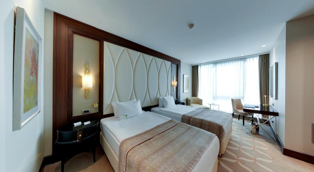 Elite World Grand Istanbul Basin Ekspres Hotel Exterior photo