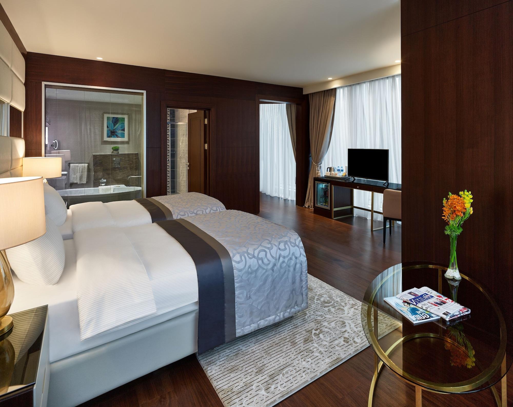 Elite World Grand Istanbul Basin Ekspres Hotel Exterior photo Deluxe Suite