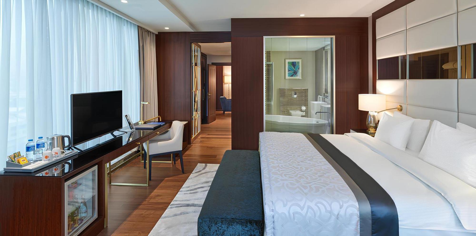 Elite World Grand Istanbul Basin Ekspres Hotel Exterior photo