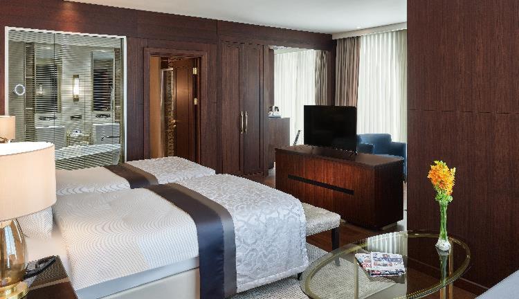 Elite World Grand Istanbul Basin Ekspres Hotel Exterior photo Suite