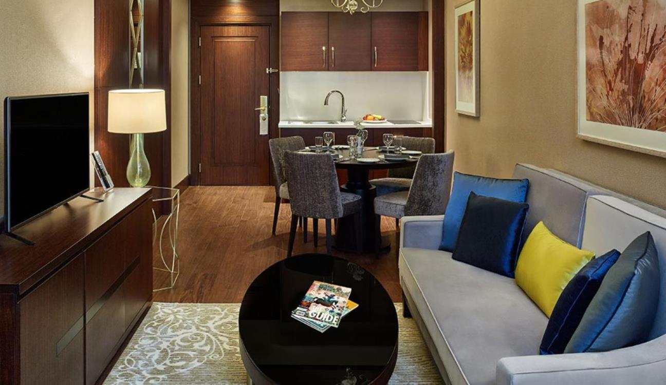 Elite World Grand Istanbul Basin Ekspres Hotel Exterior photo A living room at the hotel