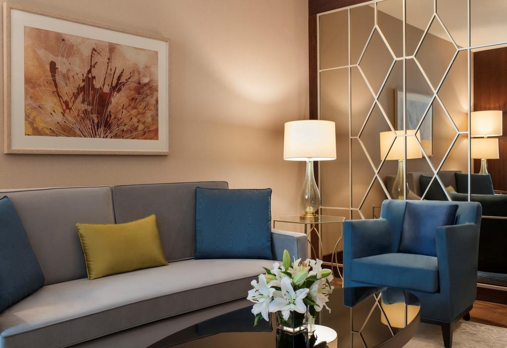 Elite World Grand Istanbul Basin Ekspres Hotel Exterior photo A living room at the hotel