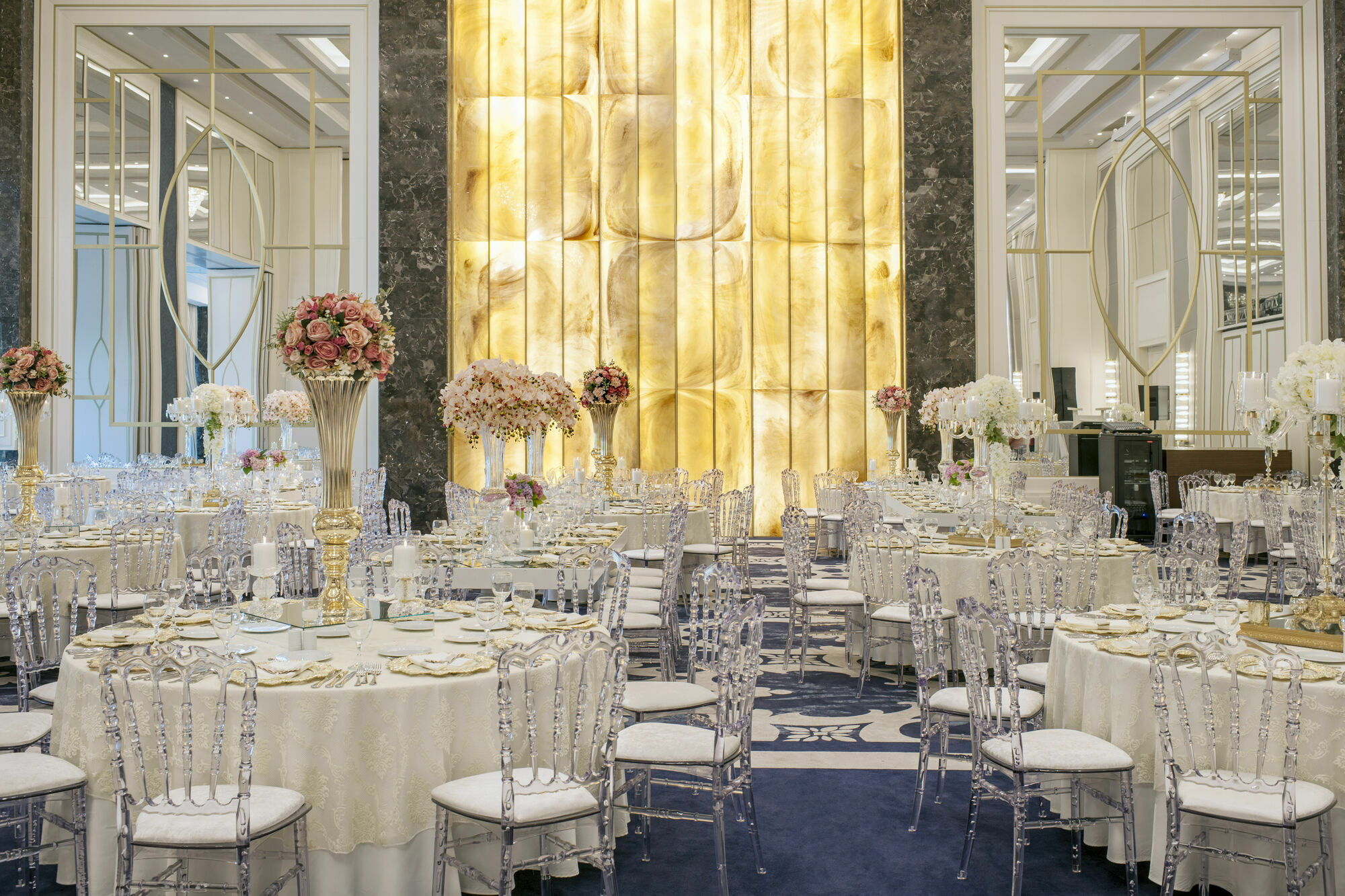 Elite World Grand Istanbul Basin Ekspres Hotel Exterior photo The ballroom