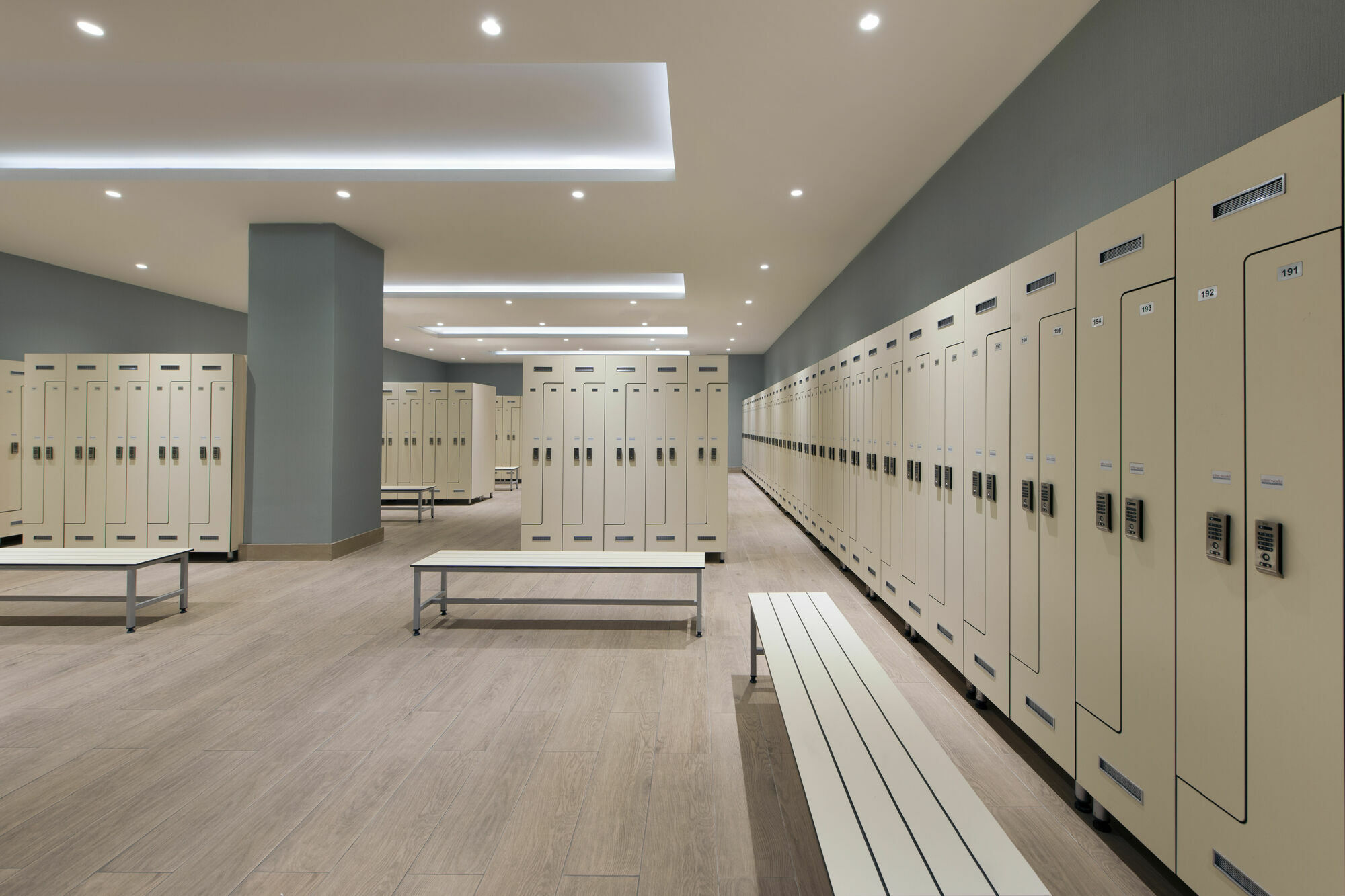 Elite World Grand Istanbul Basin Ekspres Hotel Exterior photo Locker room