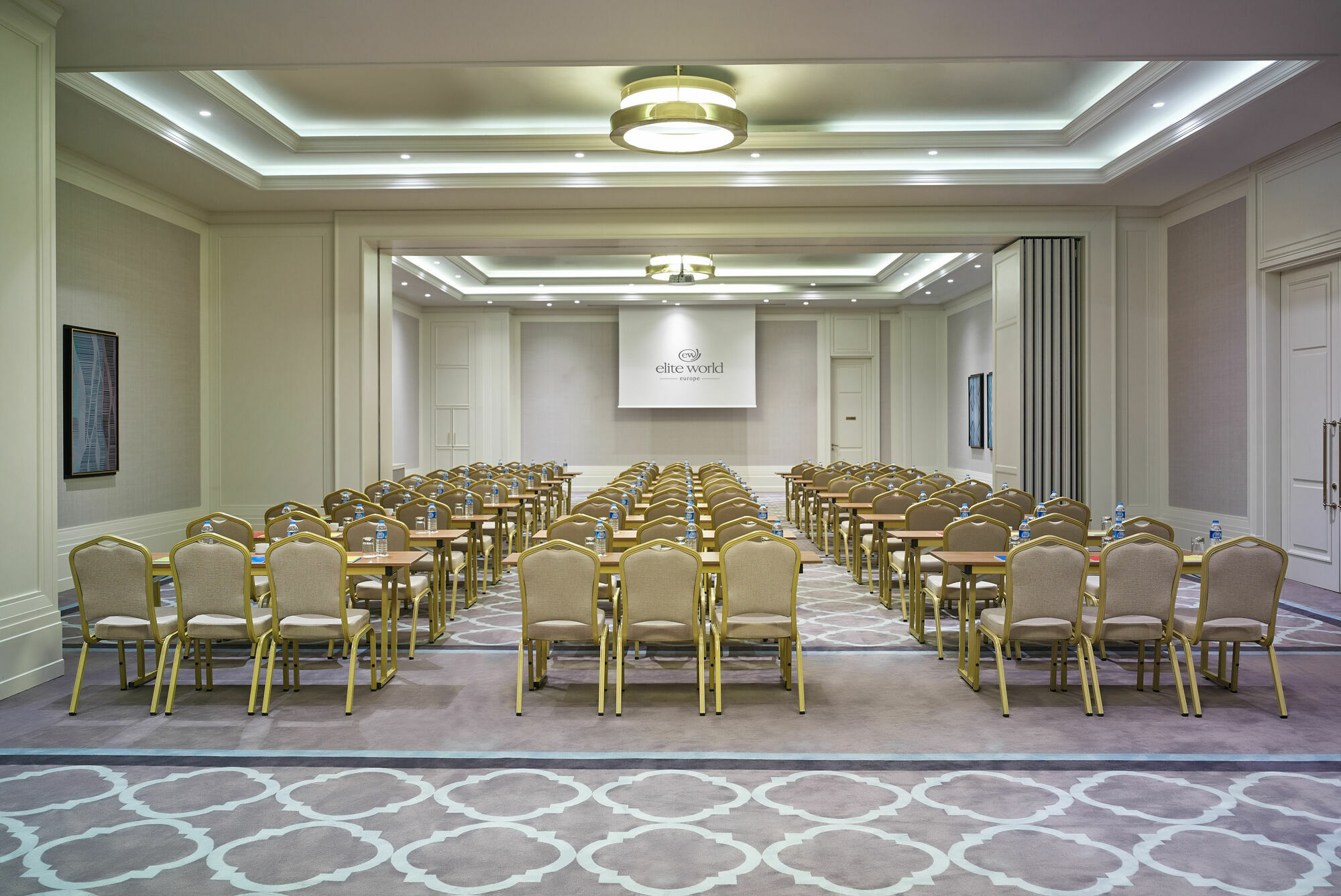 Elite World Grand Istanbul Basin Ekspres Hotel Exterior photo Meeting room